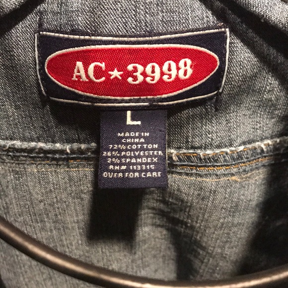 Vintage Eyelet Design Back Jean Jacket - Picture 3 of 4